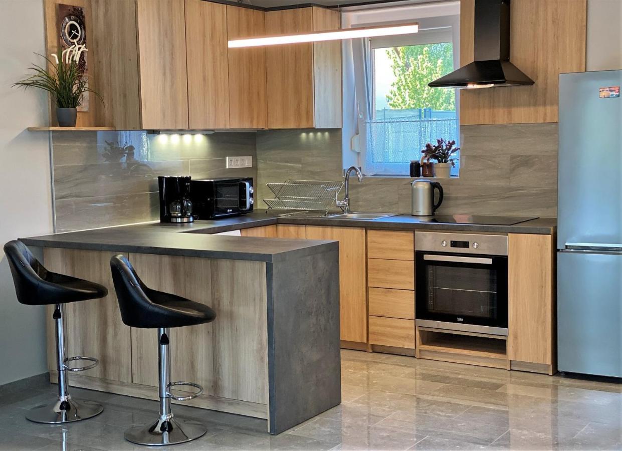 Otium Wellness Apartmanhaz Балатонакараттья Экстерьер фото
