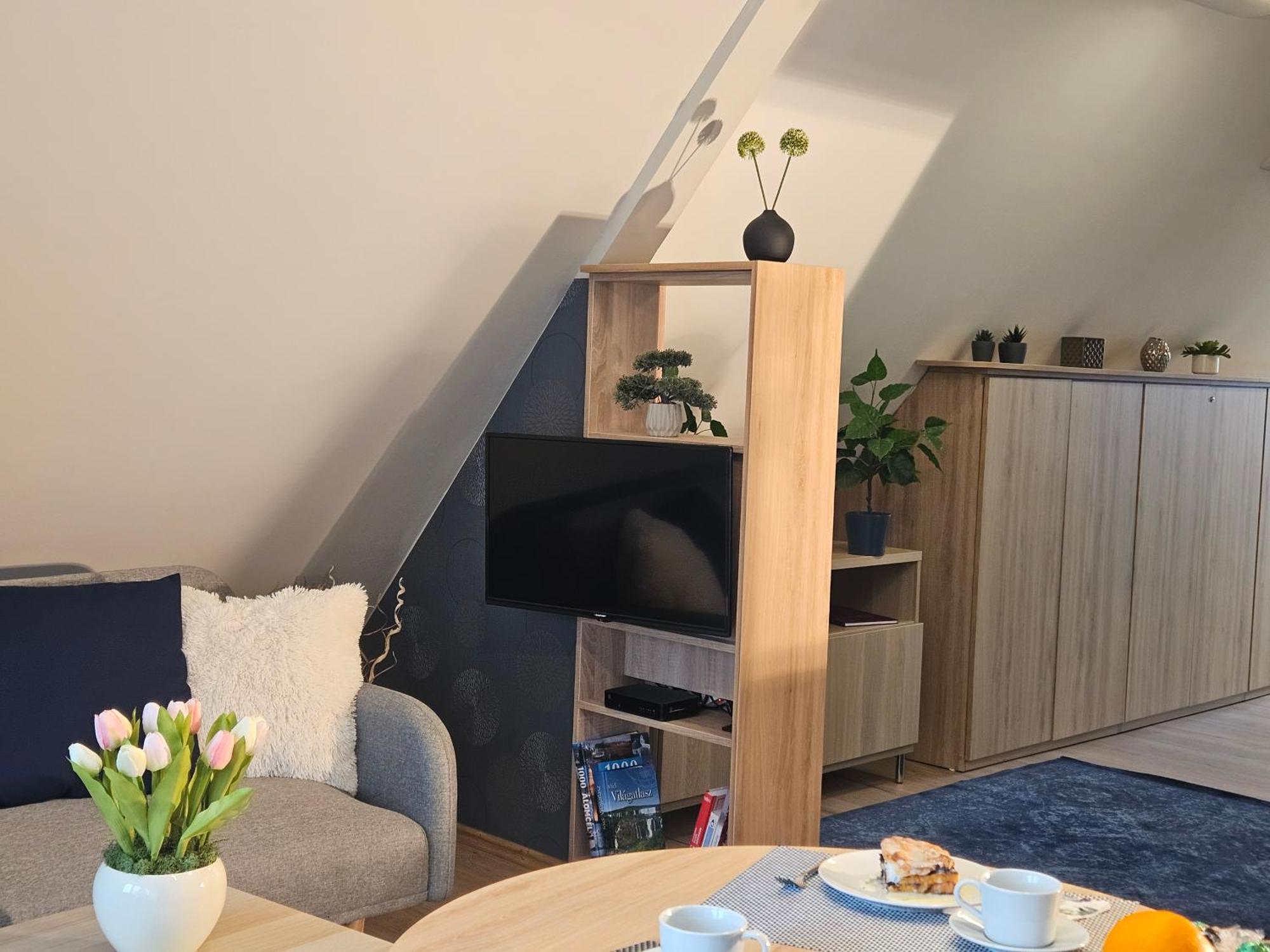 Otium Wellness Apartmanhaz Балатонакараттья Экстерьер фото